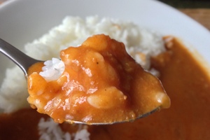 カニ＋トマト＋カレー。気になるカニカレーを食べてみた