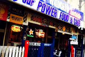 イケてるアメリカンダイナーで豪快に飲んで食らえ！　U・Kワイルドキャッツカフェにいってみた