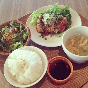 ヒカリ カフェアンドダイニング 池袋 （HiKaRi café&dining）