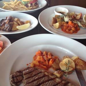 オレゴンバー アンド グリル (The OREGON Bar&Grill)